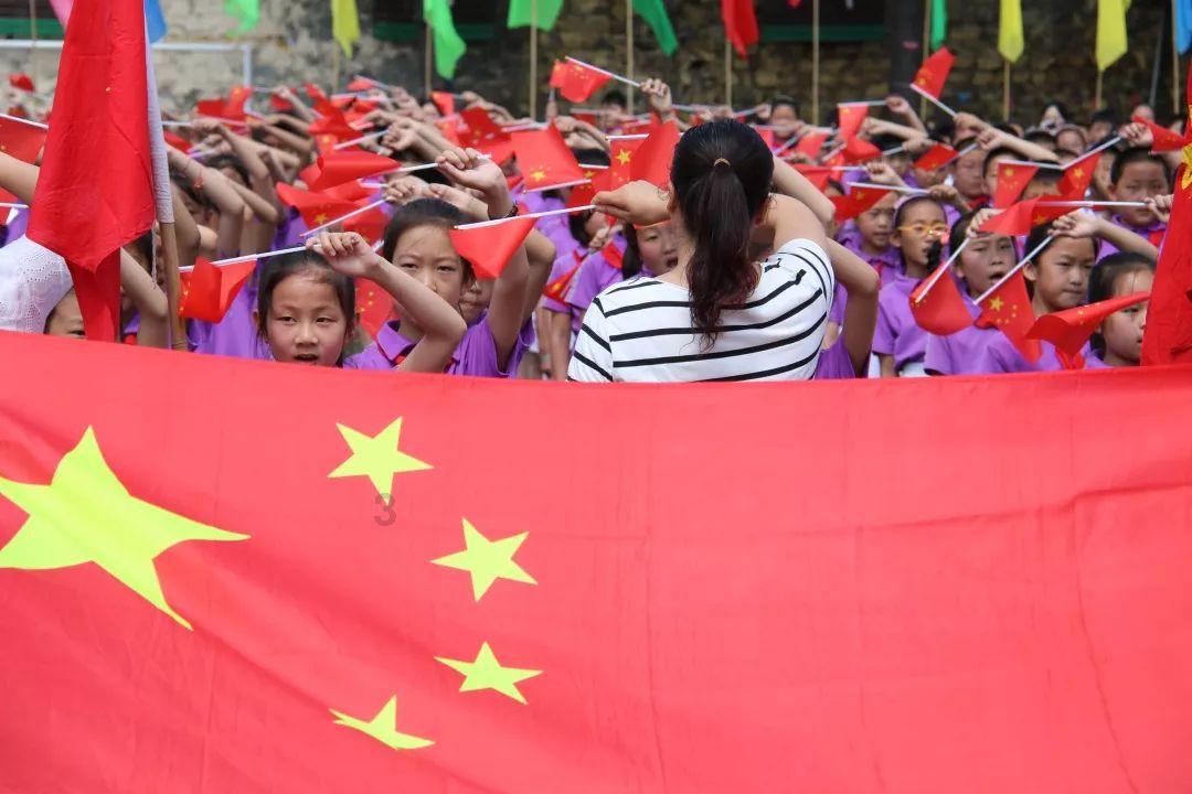 单亲家庭长大，现在喜欢自己的爸爸，怎么办